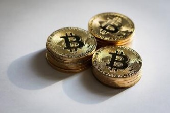 如何确保以太坊钱包安全：冷钱包、热钱包与硬件钱包的选择与使用指南