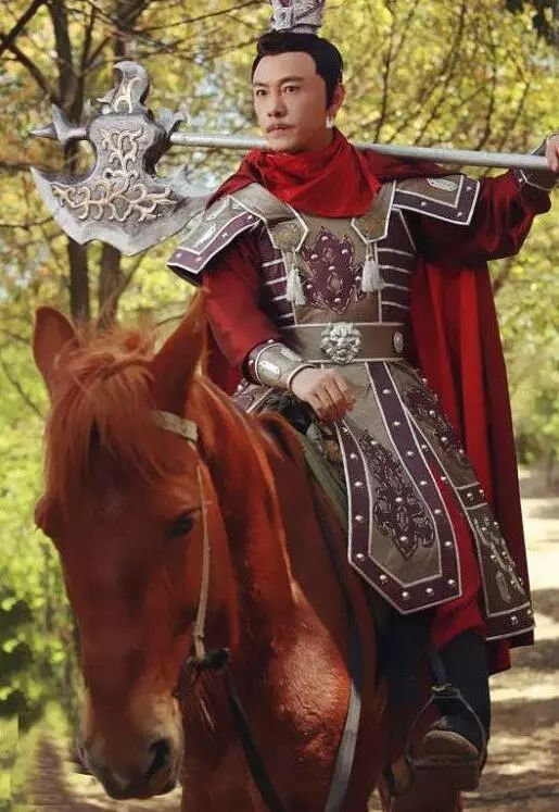 成龙武术背景训练经历介绍_成龙武术_成龙的武术背景与训练经历