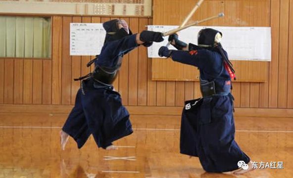 成龙武术背景训练经历介绍_成龙的武术背景与训练经历_成龙练武术的视频