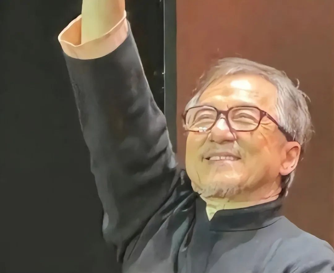 成龙武术背景训练经历了什么_成龙的武术背景与训练经历_成龙的武术套路