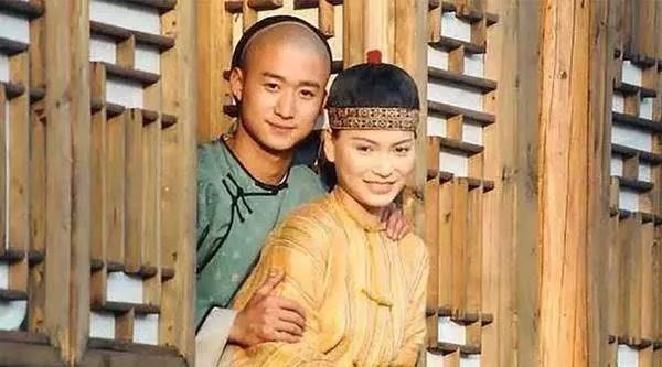 成龙武术背景训练经历了什么_成龙的武术背景与训练经历_成龙练武术的视频