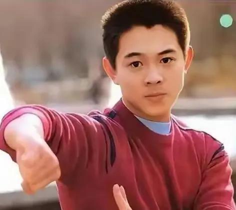 李连杰塑造的人物形象_李连杰电影的配角_李连杰的角色塑造与艺术追求