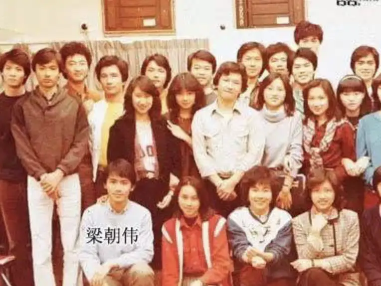 周星驰合作男演员_周星驰的友情与合作演员_周星驰友情演员合作的电影
