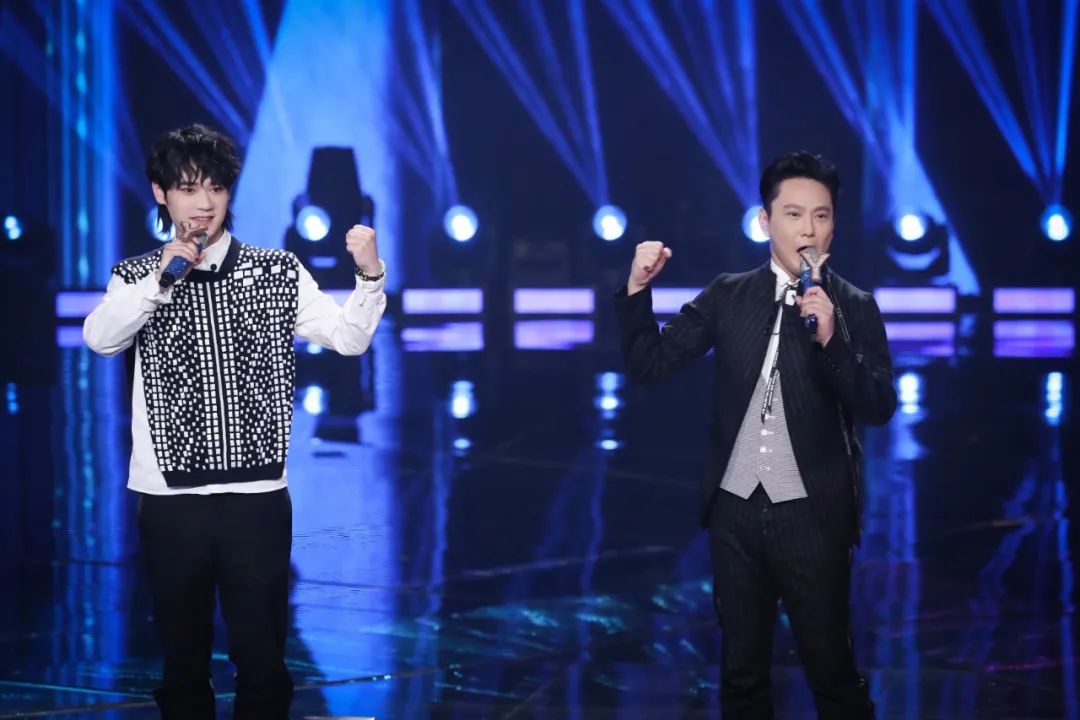 李宗盛的歌曲被年轻一代重新演绎，展现新生_年轻时李宗盛_李宗盛年轻时唱歌的视频