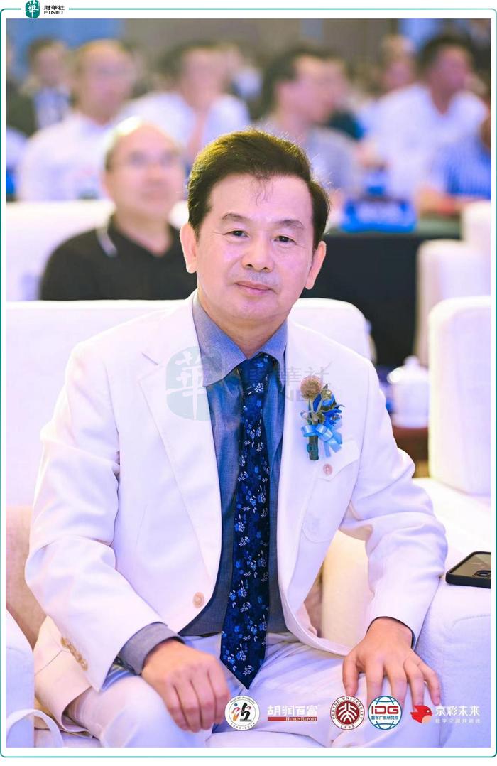 胡润行业报告_对话胡润_胡润对未来商业趋势的看法